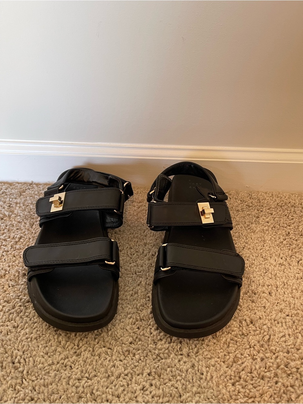 A New Day Jonie Black Gold Footbed Ankle Strap Sandals Women’s 9.5